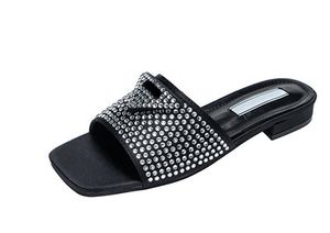 EE 2023 ESIGNER 슬리퍼 삼각형 버클 여성 슬리퍼 패션 여름 해변 낮은 굽이 다이아몬드 자카드 신발 가죽 부드러운 고무 단독 크기 36-42