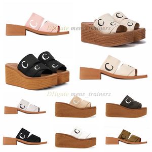 Ny märkesvaror Kvinnor Designer Sandaler Woody Mules Flat Slipper Lady Bokstäver Tyg utomhusläder Sole Slide Sandal Beach Shoes Big Size 42