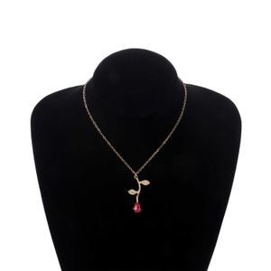 Halsband 2023 europeiska amerikanska japanska koreanska mode Nya Red Rose Pendant Halsband Kvinnor och smycken Part Par Gift Bankett G220524