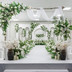Fiori decorativi Disposizione di fila di fiori artificiali di lusso Palla grande Angolo di nozze Pianta verde Foglia Puntelli floreali per feste di rose bianche