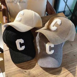 Casquettes de balle Corduroy Lettre C Printemps Automne Casquette De Baseball Hommes Femmes Couleur Unie Snapback Queue De Cheval Sport Chapeau Adjustab Hip Hop Papa Casquettes De Camionneur L230523