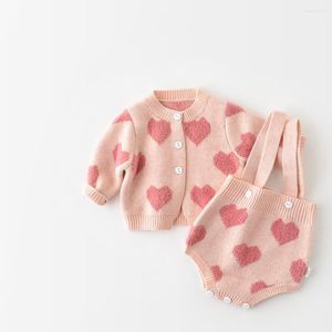 Zestawy odzieży maluch ubrania 2023 Kawaii Knit Heart Soft Baby Girl Boy Swetery garnitury swobodne kardigan krótkie spodnie 2pcs