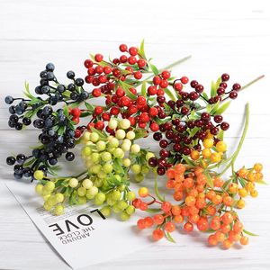 Flores decorativas Mini bagas artificiais Fruas de Natal frutas falsas Berry e pequena decoração de espuma Casamento Tabela de casas Arranjo de plantas