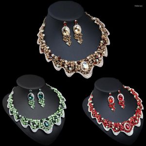 Brincos de colar Set Moda Ladies Jóias Dubai Banquetes Acessórios para Banquetes Africa Africa Luxury Rhinestone Brinchand Anniversary Presente