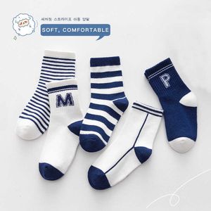 Socks 5 pairs/batch of boys and letter cotton striped knitted autumn children's girls' school sports socks G220524