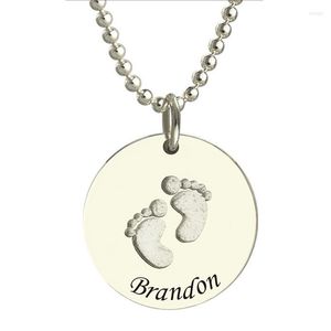 Collane con ciondolo Nome del bambino personalizzato da donna Piedi Collana con piedi per bambini Girocollo color oro personalizzato Ciondoli da donna Regalo di memoria per la mamma