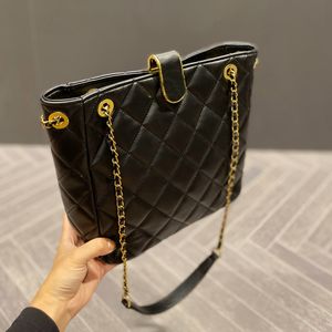 Потрясающие черные мешки на плече роскошные дизайнеры золотая цепочка мода женская сумочка для кросс -кусочки кошельки дамы сцепление цветов сумки для цветов 2023 Тотар