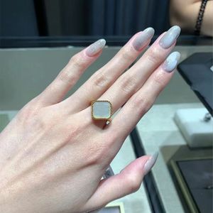 Designer Elgant Van Clover Ring Luxurys varumärke Diamond Butterfly Ring Wedding Rings Lucky Women Man Love Ring Gold Cluster Chrome Heart Ring Valentines Mothers Gift