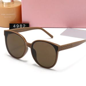 Sıcak lüks güneş gözlüğü lens tasarımcısı mektup kadın erkekler gözlükleri kadınlar için kıdemli moda gözlükler çerçeve vintage metal güneş gözlükleri kutu