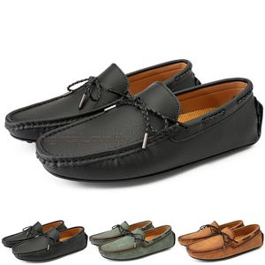 Moda Mens Sapatos casuais dirigem confortáveis ​​respiráveis ​​diariamente homens de couro centenas de lazer Black Slip On Man Lazy Overshoes Sneikers Shoe Walking Sapato A039
