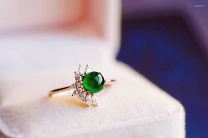 Cluster Rings JHY317 Emerald Ring Pure 18K Gold Jewelry Nature Green 5.84mm Gemstone Diamond Female For Women Fine