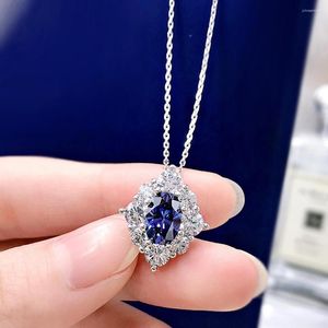 ペンダントネックレスHuitan Goggeous Oval Blue Cubic Zirconiaネックレス女性