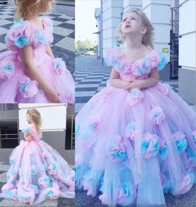 Nowe kolorowe sukienki 2023 Kwiat dziewczyny Tiul Tiulle Little Girl Suknie ślubne Vintage Komunki suknie
