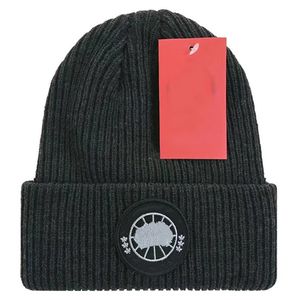 designer Beanie cappello lavorato a maglia di lusso in popolari cappelli invernali canada Classic Letter goose Print Berretti lavorati a maglia 17 colori