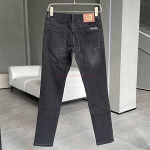 Roupas de grife Amires Jeans Calças Denim Amies 2022 Outono Novo Premium Jeans Mens Trendy Slim Fit Feet Made Old Wash Water Calças Micro Elásticas Desgastadas Rasgadas Ski