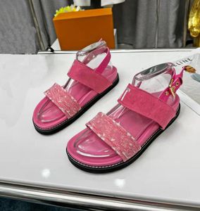 2023 Дизайнерские женщины Paseo Flat Comfort Sandals Роскошные летние джинсовая джинсовая ткань песчаные пляжные тапочки Slides Размер 35-42