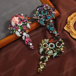 Women Vintage Rhinestone Flower Brooches Pins Corsage Retro Lady Crystal Flower Bouquet Drop Brooch Pin Badges Jewelry Gift