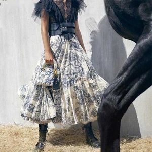 Runway Design Long Maxi Womens 2023 Summer New Ink Totem Forest Animals Print Ruffled Pleated kjolar Jupe Femme