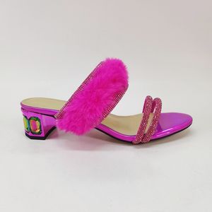 Wysoka 2024 Med Sheepskin Chunky Obcasy skórzane sandały Summer One Line Peep-Toe Otwarte palce palców Flip-Plops Wąskie opaski Slipper Rozmiar 35-43 370