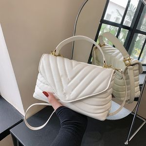 حقيبة أزياء Messenger Brand Messenger Trend PU CHANE COTATER BAG كبير السعة الترفيه