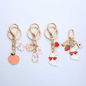 Keychains Girl Heart shaped Rabbit Cartoon Strawberry Peach Love Car Pocket Pendant Keychain Accessories Cute G230525