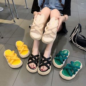 Hausschuhe Strand Schuhe Casual Gummi Flip-Flops Niedrigen Rutschen Kreuz-Gebunden Slipers Frauen Plattform Sabot Luxus Hawaiian 2023 Sommer bas