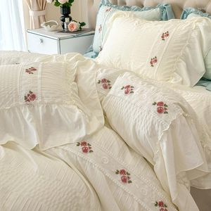 Bedding Sets French Style Princess Set Lace Ruffles Seersucker Flowers Embroidery Washed Cotton Duvet Cover Bed Sheet Pillowcases