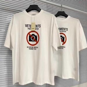 Vetements t 셔츠 남성 여자 짧은 소매 큰 소매 큰 태그 힙합 느슨한 캐주얼 자수 Vetements Tees Black White 티셔츠 Top Tees SU016