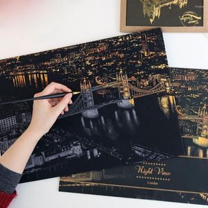 Adesivi murali Deluxe Scratch Map Dazzling City Night View Personalizzato Travel World Mini Off Foil Poster con rivestimento a strati