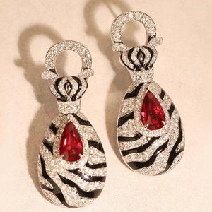 Серьги с свиньями 2023 Тенденция Zebra Leopard Pattern Design инкрустации с помощью банкетных аксессуаров для женщин с рубиной падкой для женщин