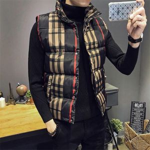 2023 Mäns Vest Down Jacket Classic Printing Windproof Watertproof Warm Bekväm designer Trench Coat Style Sleeveless Fluffy Jackets Coats Veste