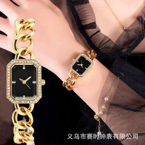 Нарученные часы Top Brand Women Watch Fashion Square Ladies Quartz Watch Bracelet Set Small Dial Simple Rose Gold Luxury