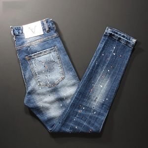 Herr jeans mode streetwear män jeans retro ljusblå elastisk smal rippad jeans män målade designer hip hop denim penna byxor hombre 230524