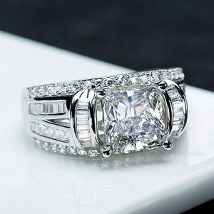 Pierścienie zespołowe Huitan AAA Księżniczka Cut Cubic Crystal Crystal Pierścień dla kobiet Pierścionki zaręczynowe ślubne Pełne Bling Out Prezent Biżuteria modowa AA230524