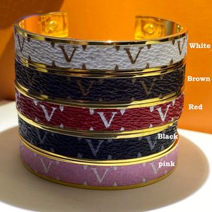 Bangle nageldesigner armband älskar smycken lyx gammal blommebrev hänge l märke för kvinnor guld charm örhänge bröllop gåva