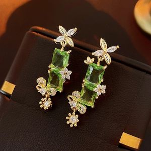 Luxuriöse transparente grüne Kristall-Tropfenohrringe, Mikro-Pavé-Zirkonia, Blumen-Schmetterlings-Bambus-Design, Schmuck-Ohrringe