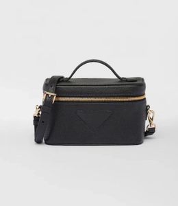 Women Designer Crossbody Torby toaletowa toaleta kożowka solidna skórzana torba Trzy kolory czarne białe brązowe dama klasyczna torebka kosmetyczna mała torebka