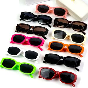 Designer-Sonnenbrillen für Damen und Herren, modische Sonnenbrillen, schwarze Farben, polarisierte Vollformat-Brillen, UV400-Brille, Adumbral-Strandbrille