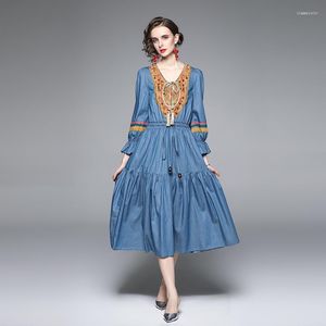 Casual Kleider Frauen Denim Kleid 2023 Herbst Vintage Gürtel Dame Jeans Stickerei Elegante Weibliche Vestidos Runway Fashion