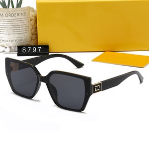 Óculos de sol alfabeto Marca de designer de óculos de sol homens homens retro avant-garde Universal Travel Beach Sunshade Glasses