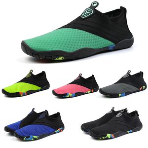 Мужчины вентиляционные пляжные черные женщины 2023 Обувь Синий серо -зеленый слип на повседневных туфлях мужские тренеры спортивные кроссовки