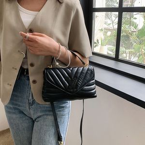 Women's Fashion Chain Shoulder Bag 2024 Trend Versatile One Shoulder Crossbody Purse with Zipper White/Brown/Black