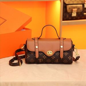 New Style 2023 Moda Women Luxurys Bag Crossbody Famme Designer Clássico Mensageiro Lady Cross Body Bolds Banbag Feminino