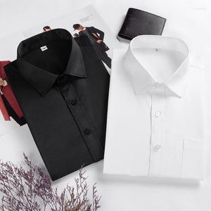 Koszulki męskie Koreańska wersja profesjonalnej koszuli czarno -białe długie rękawy bez prasowania zagęszczonego college'u