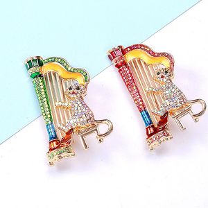 Creative Music Cat Brosch Spela Harp Musician Multicolor Rhinestone Cartoon Animal Brosch Pins Coat Jewelry Gift