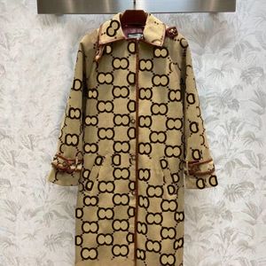 Kvinnor Trench Coats Designer Luxury Women Windbreaker Body Letter Print Jacket Loose Belt Coat Kvinnliga långa diken Coat Womens Designer Windbreaker C131