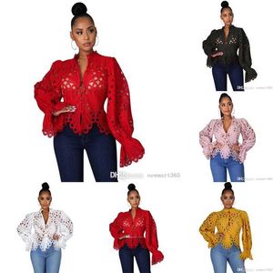 Einzelhandel Sexy Frauen Shirts Designer Aushöhlen Trompete Ärmeln Spitze Atmungsaktive Blusen Damen Strickjacke Tops