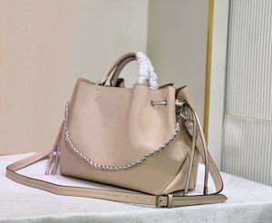Bella Womens Designer Bag Bag Luxurys حقائب اليد الكلاسيكية مثقبة الطيران وضع الكتف أكياس الكتف