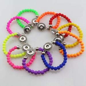 バングル12pc 10colors！ 15cm子供12mmメタルスナップメタルボタンブレスレットジュエリー6mmアクリルラバービーズブレスレットキッズガールズ