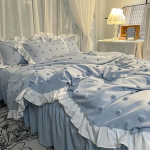 Bedding Sets Small Fur Ball Lace Four-Piece Bed Skirt Quilt Cover Rental House Wholesale